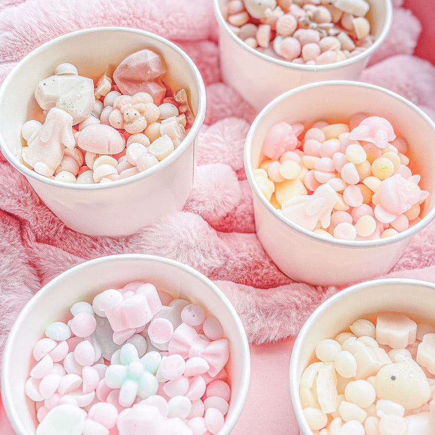 Home fragrance wax melts by Scent Bunny, handmade wax melts Belfast. Buy wax melts scoopie tubs online