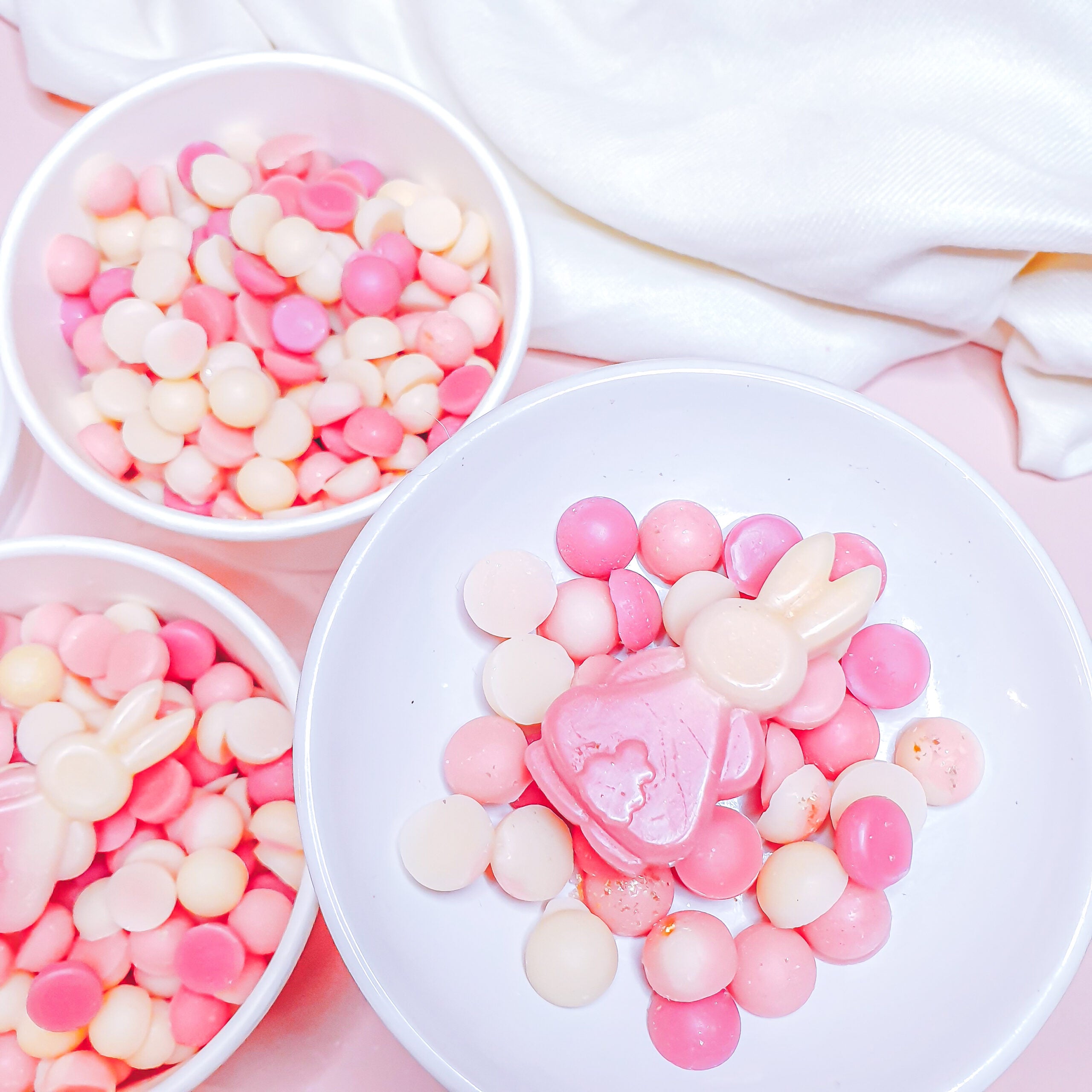 Inviting and sophisticated home fragrance wax melts – Opulent Bunny- Scoopie Tubs image