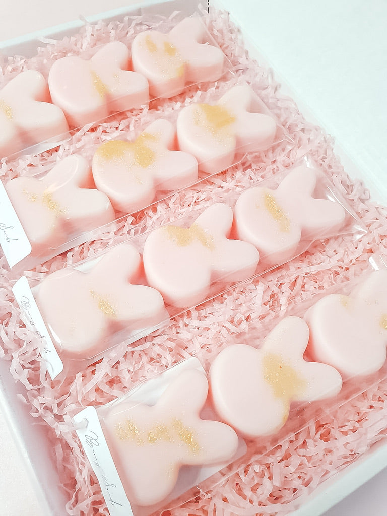 Bunny Sands wax melts with bright citrus and floral scent

Fresh coastal-inspired wax melts for summer homes

Uplifting fruity and green wax melts by Scent Bunny

Sunshine-scented home fragrance wax melts

Breezy summer wax melts with floral and citrus notes