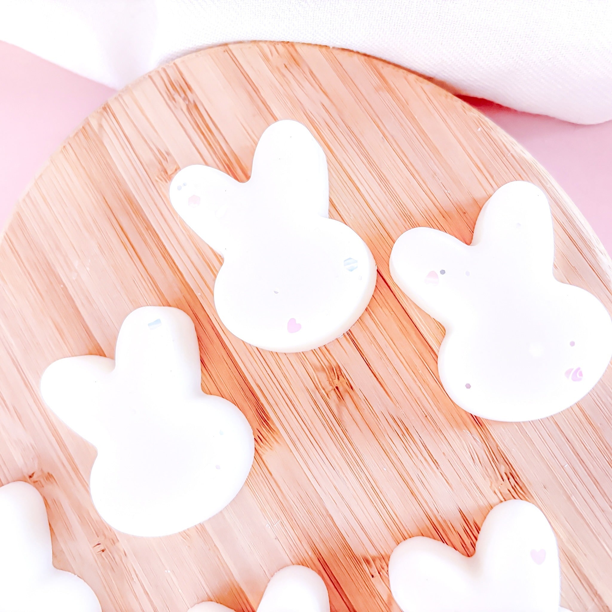 Fresh home fragrance wax melts Belfast – Báinín Bunny, Irish inspired wax melts UK – Báinín Bunny, fresh spring woods wax melts by Scent Bunny, handmade luxury wax melts Belfast, comforting home fragrance wax melts – Báinín Bunny.