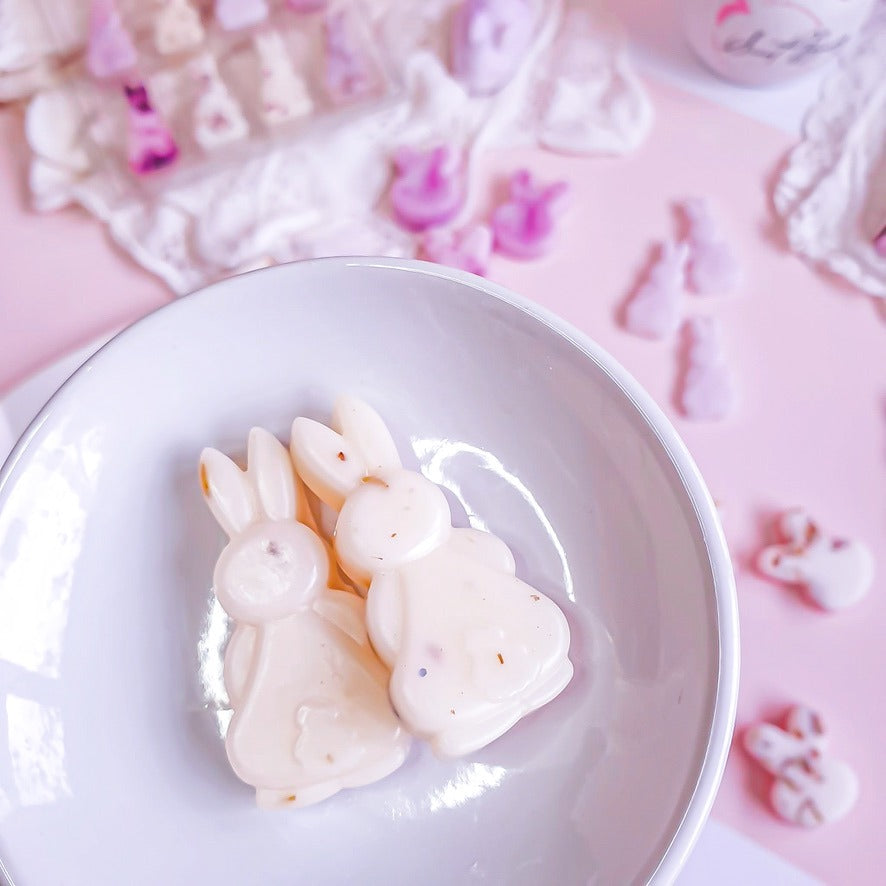 Peaceful Bunny home fragrance – Linen and floral wax melts – Handmade tranquil scent

