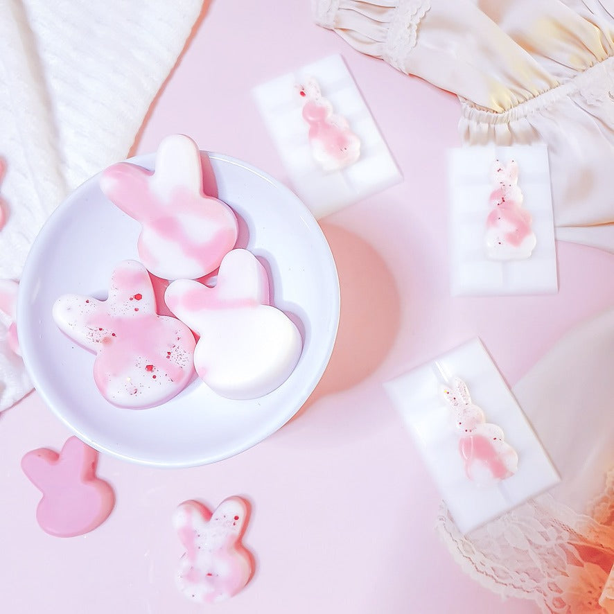 Appletilla Bunny wax melts Belfast – Green apple & peach scent – Handmade fruity home fragrance by Scent Bunny

Appletilla Bunny wax melts UK – Buy wax melts online – Sweet apple and vanilla fruity wax melts

Appletilla Bunny home fragrance – Fruity caramel and vanilla wax melts – Handmade cheerful scent

Appletilla Bunny wax melts – Apple, peach & jasmine blend – Bright and sweet home fragrance Belfast

Appletilla Bunny fragrance – Handmade fruity home scent UK – Green apple and vanilla wax melts