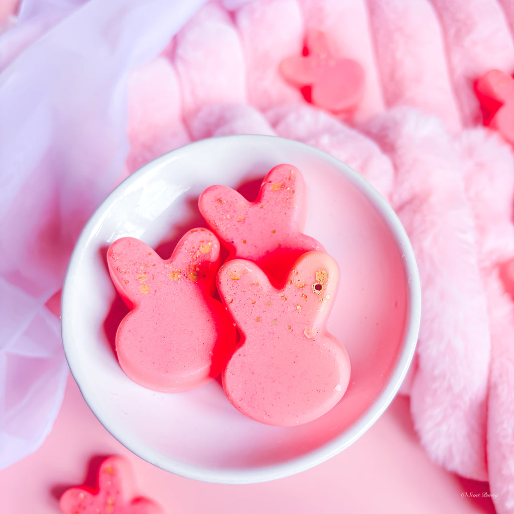 Rose Bunny wax melts Belfast

Velvet rose and oud inspired bunny wax melts

Rich floral oud wax melts Northern Ireland

Luxury rose and amber home fragrance melts

Smoky floral wax melts Belfast
