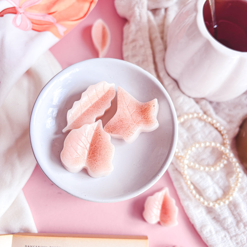 Bunny Leaves wax melts Belfast

Autumn woodland wax melts

Autumn leaf-shaped wax melts

Crisp citrus and moss fragrance

Earthy woods and amber musk wax melts

Cosy autumn home fragrance

Handmade leaf wax melts Northern Ireland