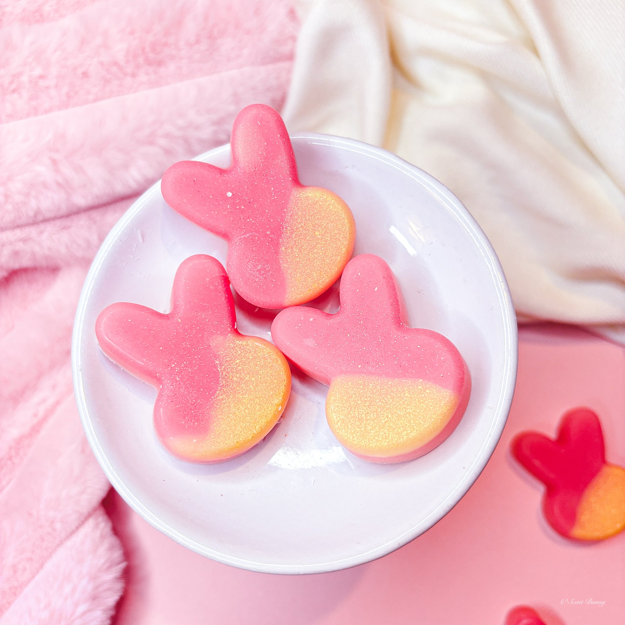 Opulent Bunny Gift Bundle – Juicy Raspberry Bubble Bath & 3-Pack Wax Melts