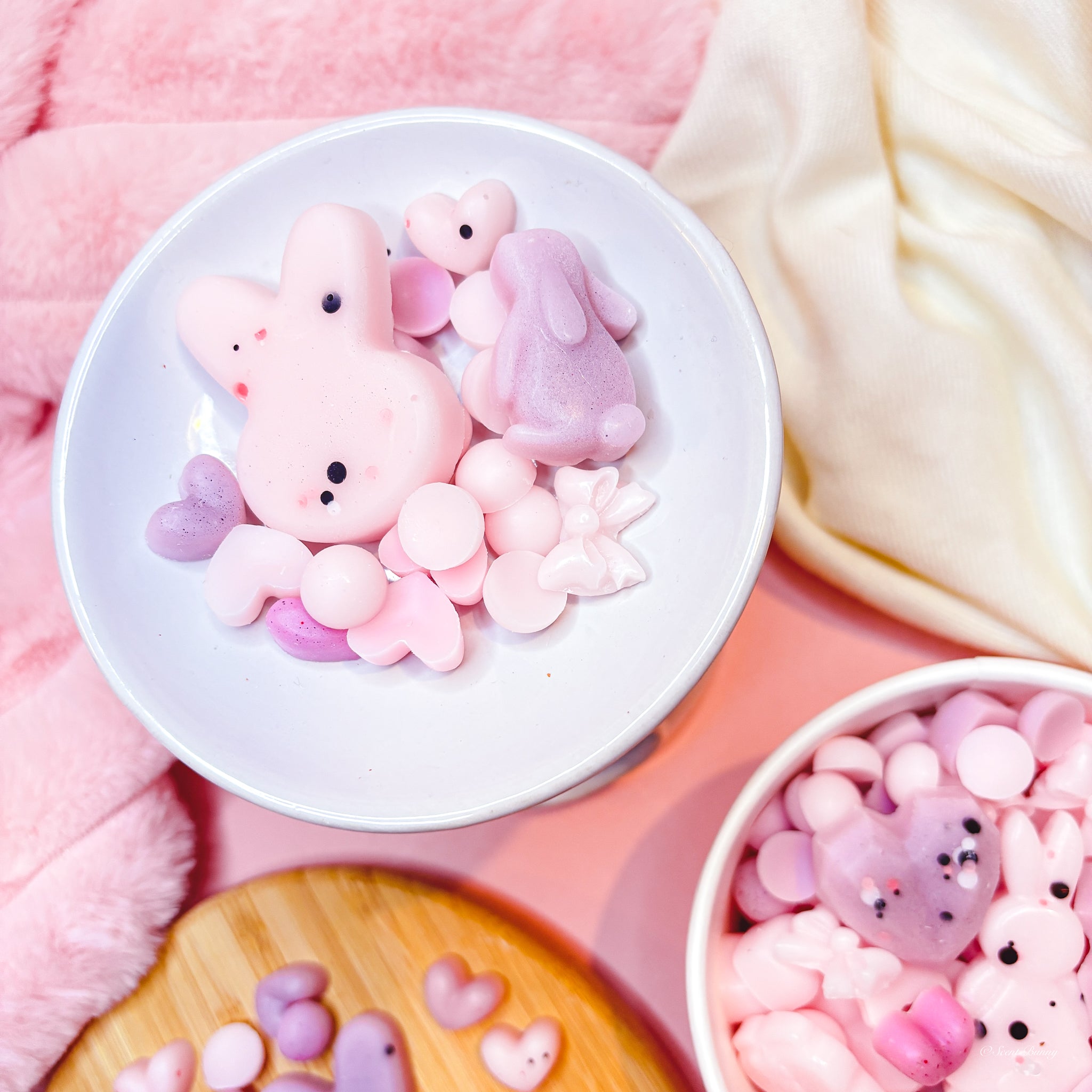 Buy Opium Wax Melts – Bunny Noir with amber, vanilla, and patchouli