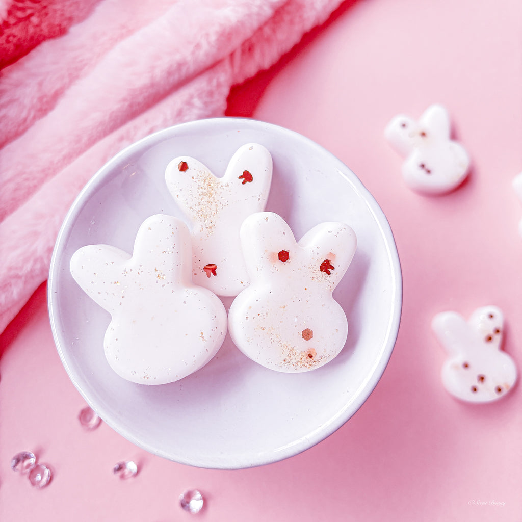 Comforting honey and amber wax melts