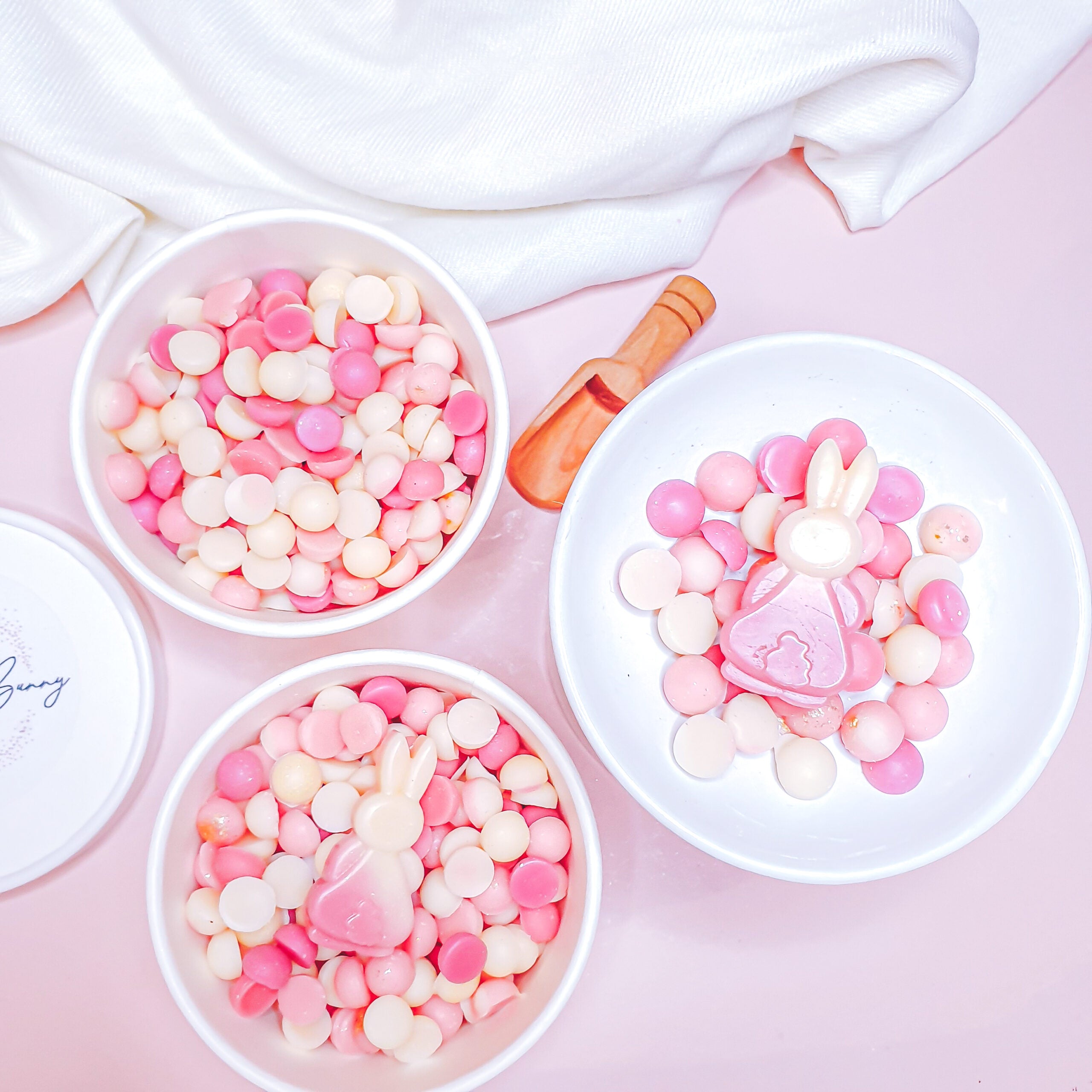 Handmade elegant and sensual wax melts by Scent Bunny