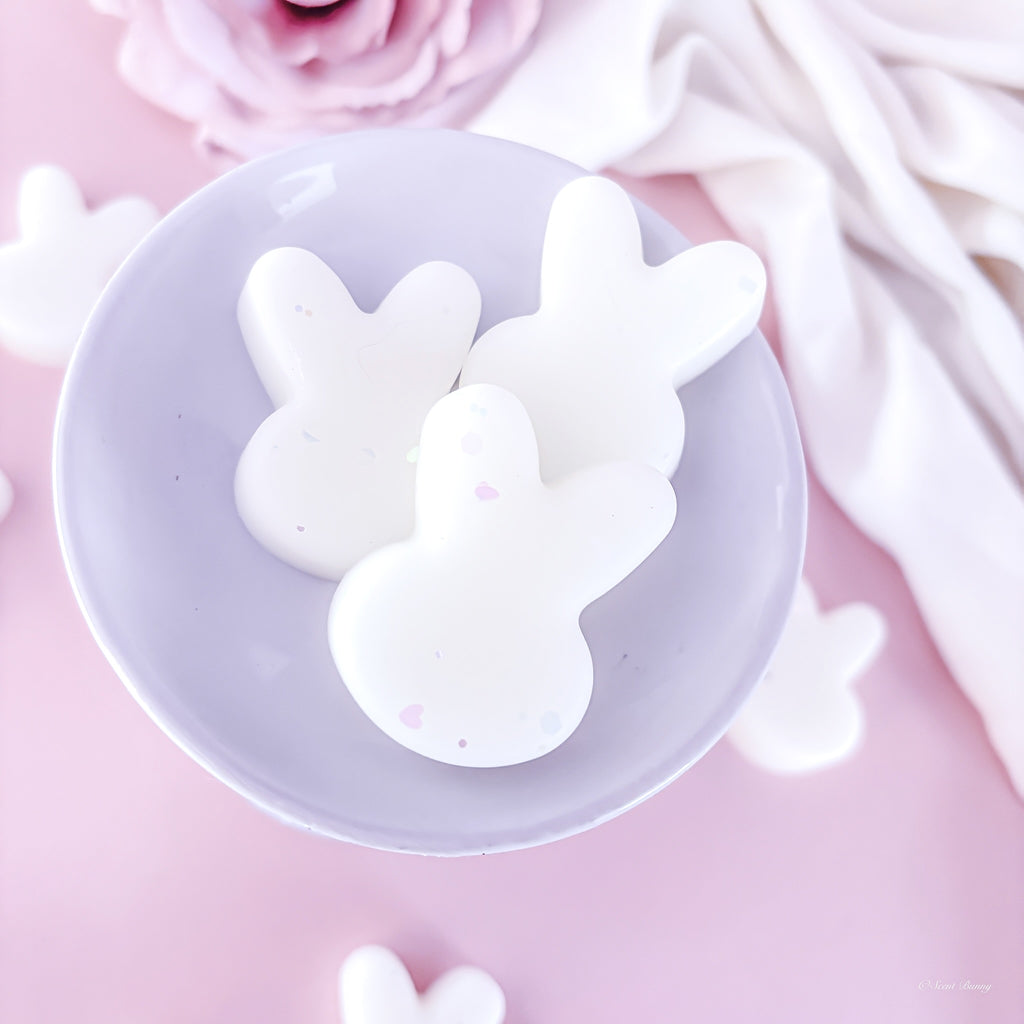 Fresh home fragrance wax melts Belfast – Báinín Bunny, Irish inspired wax melts UK – Báinín Bunny, fresh spring woods wax melts by Scent Bunny, handmade luxury wax melts Belfast, comforting home fragrance wax melts – Báinín Bunny.