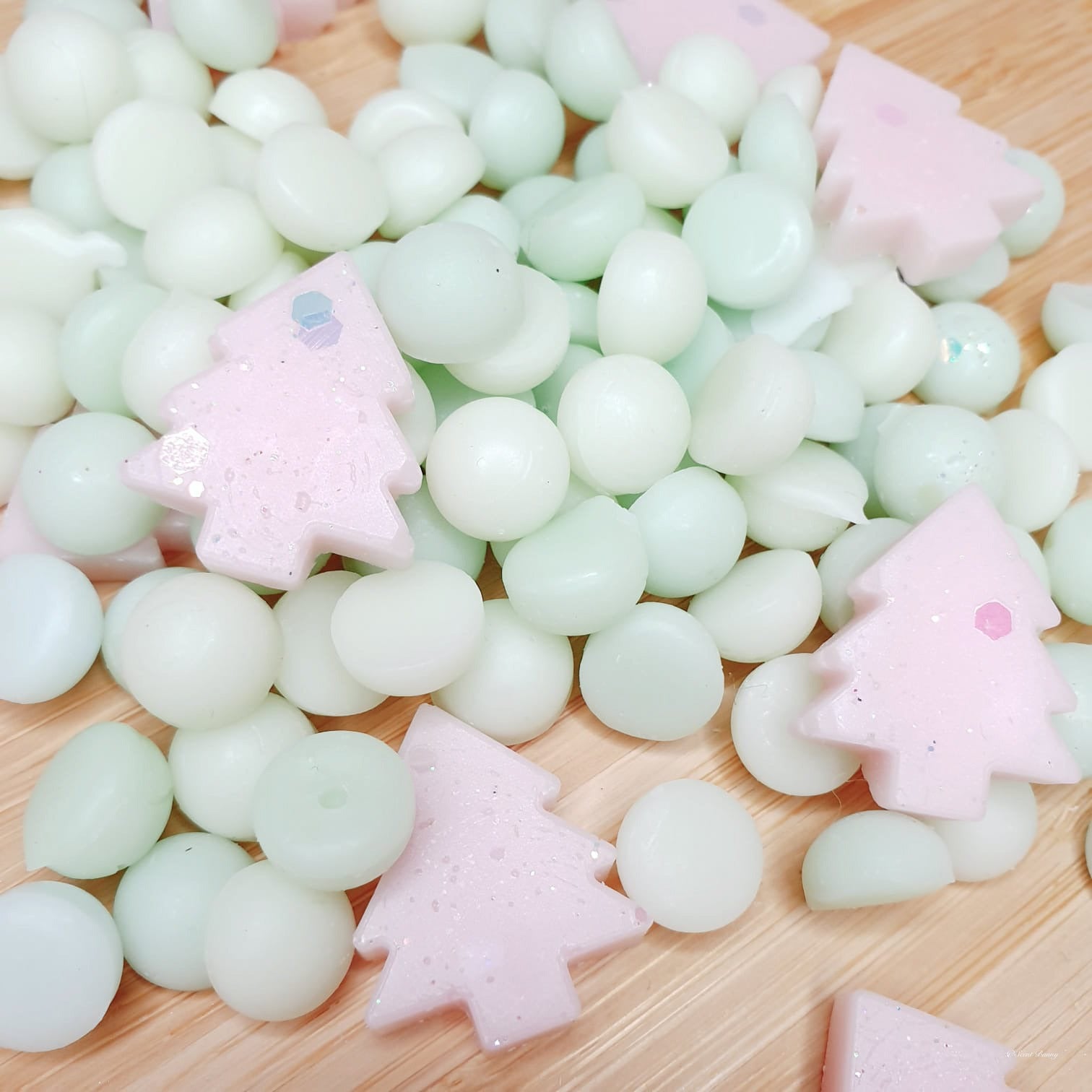 Cedar Bunny wax melts with green leaves and lavender by Scent Bunny, handmade wax melts Belfast

Forest-inspired Cedar Bunny wax melts with patchouli and musk by Scent Bunny, handmade wax melts Belfast

Hand-poured Cedar Bunny woody floral wax melts for relaxation by Scent Bunny, handmade wax melts Belfast

Tranquil earthy home fragrance wax melts by Scent Bunny, handmade wax melts Belfast