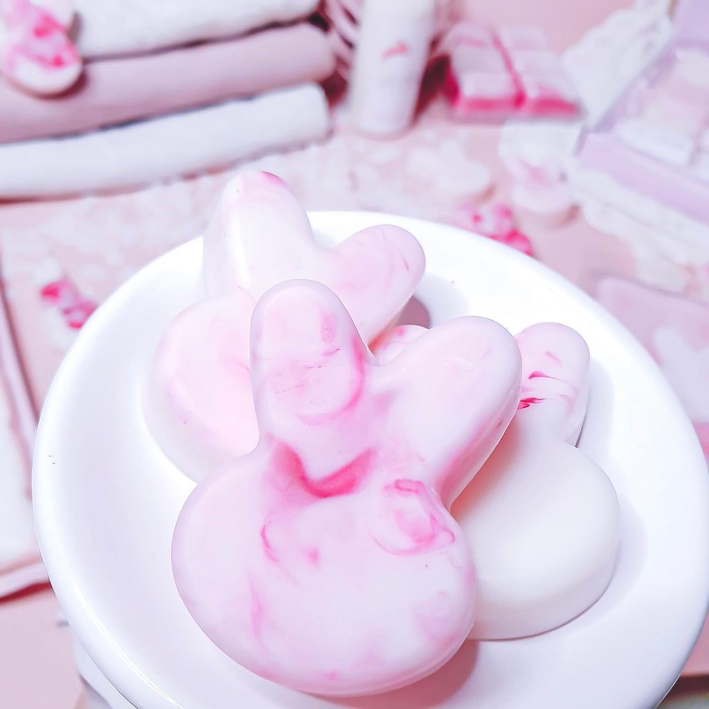 Handmade clean and floral wax melts by Scent Bunny