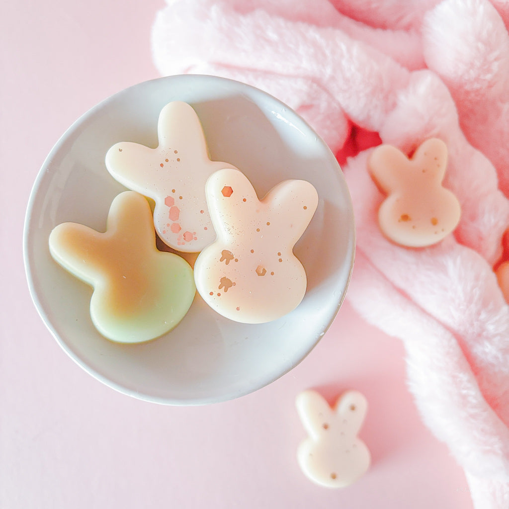 Pistachio fragrance wax melts Belfast – Pistachio Bunny, luxury home fragrance wax melts UK – Pistachio Bunny, pistachio almond wax melts by Scent Bunny, handmade gourmand wax melts Belfast, indulgent home fragrance wax melts – Pistachio Bunny.