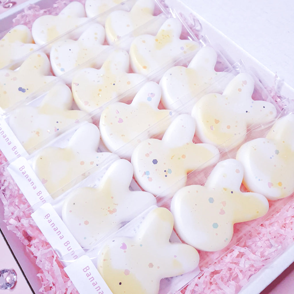 Handmade creamy banana wax melts by Scent Bunny
